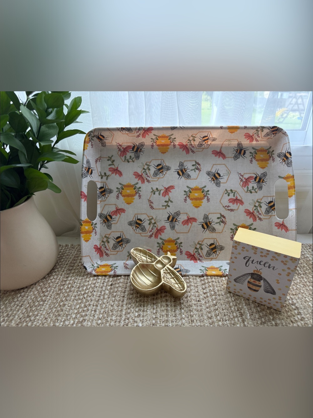 Bee & Floral Pattern Decorative Serving Tray in Cream and Yellow
